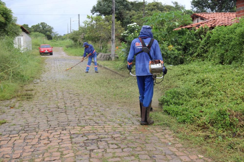 Prefeitura de Monsenhor Gil reforça serviço de limpeza urbana no período chuvoso