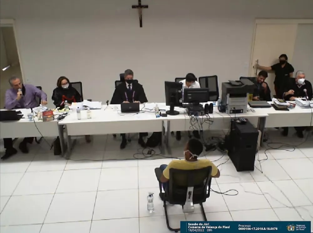 Pai pede para ser condenado e recebe pena de 31 anos de prisão por matar filha de 1 ano a facadas no Piauí