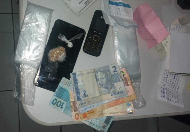 Homem de 30 anos é preso por suspeita de tráfico de drogas em Regeneração