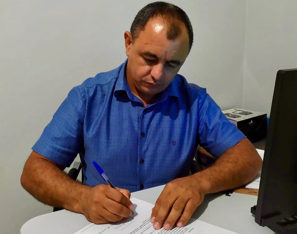 Prefeito Binha Maciel prorroga validade de seletivo em Jardim do Mulato