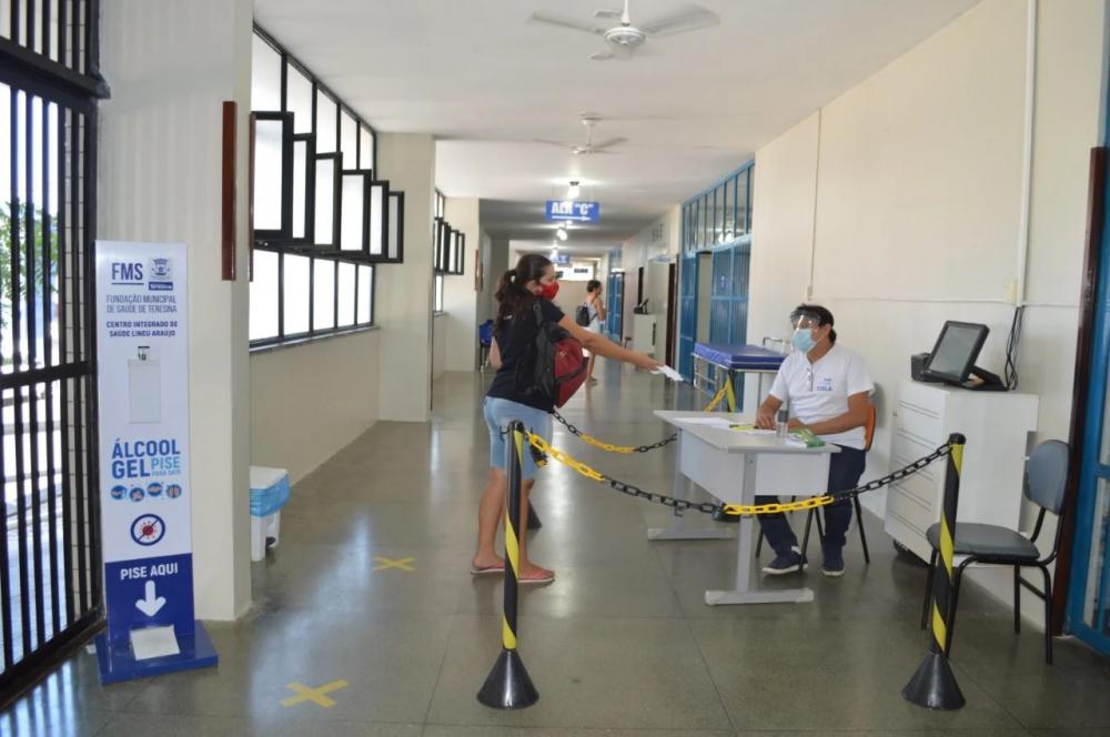 Máscaras voltam a ser obrigatórias nos centros de saúde a partir desta segunda-feira
