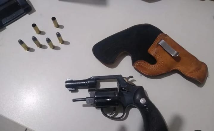 Polícia prende suspeito por porte ilegal de arma de fogo no Piauí