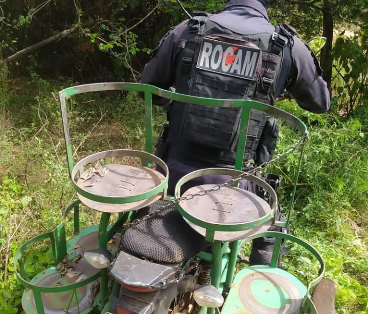 Polícia Militar recupera moto furtada e apreende drogas em Picos