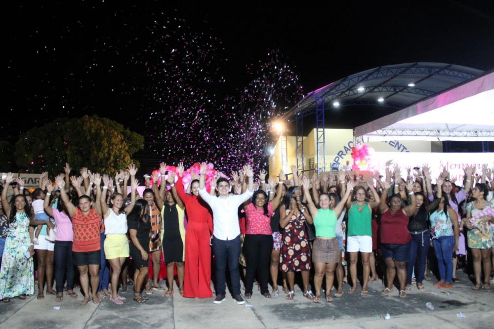 Prefeitura de São Gonçalo realiza festa histórica em homenagem às mães; imagens