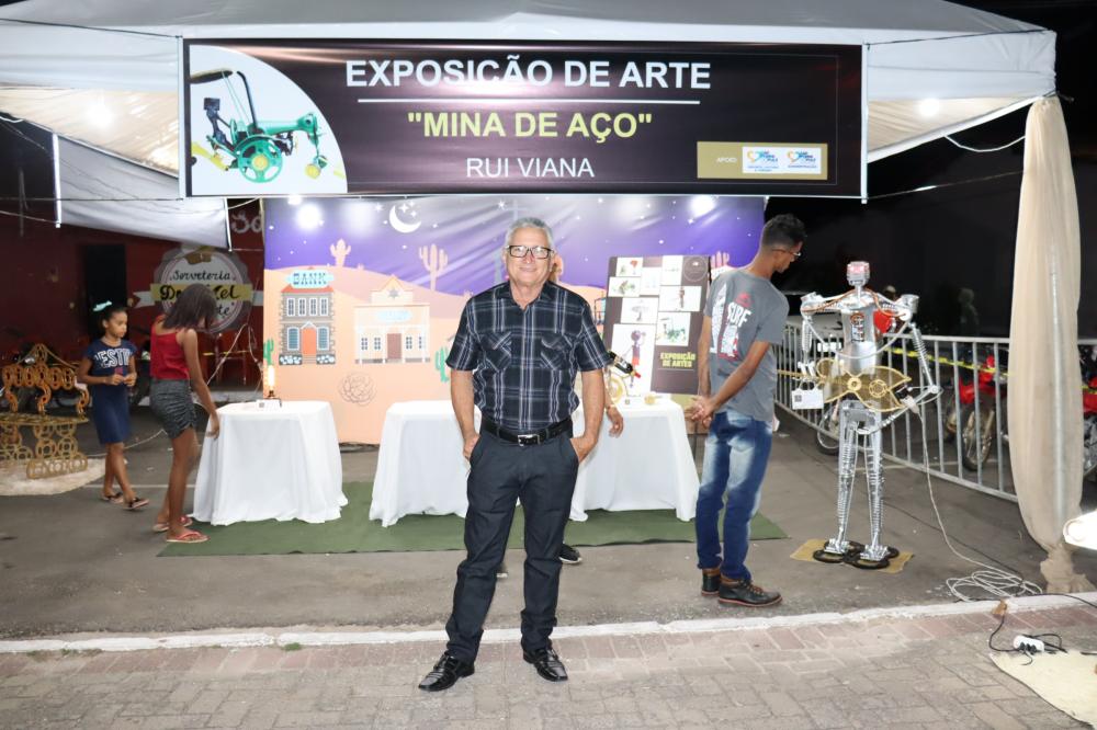 Artista são-pedrense é destaque em exposição durante festejos da cidade 