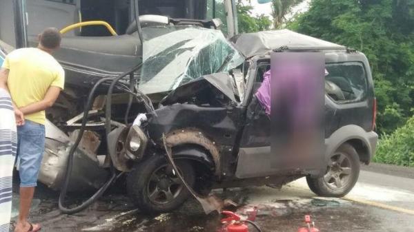 Médico piauiense morre após colidir com ônibus nem rodovia do Maranhão