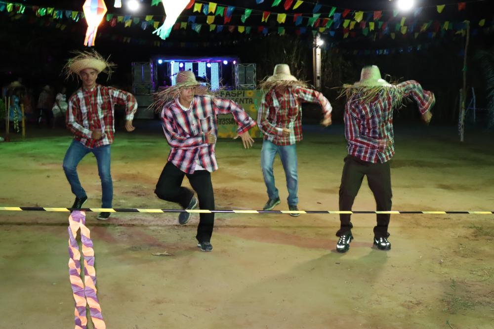 São Pedro do PI: Escola Família Agrícola realiza grande festival de quadrilhas e música ao vivo