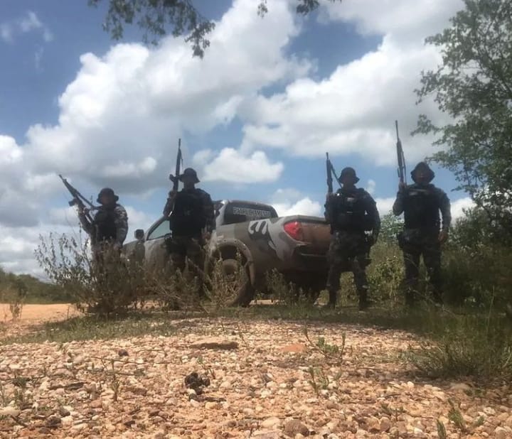 Polícia prende dois homens suspeitos de praticar roubos na região de Picos