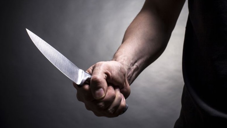 Homens armados com faca assaltam duas mulheres no bairro Junco em Picos