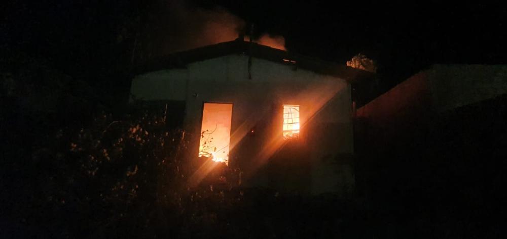 Casa de idosa pega fogo e Corpo de Bombeiros é acionado em Picos