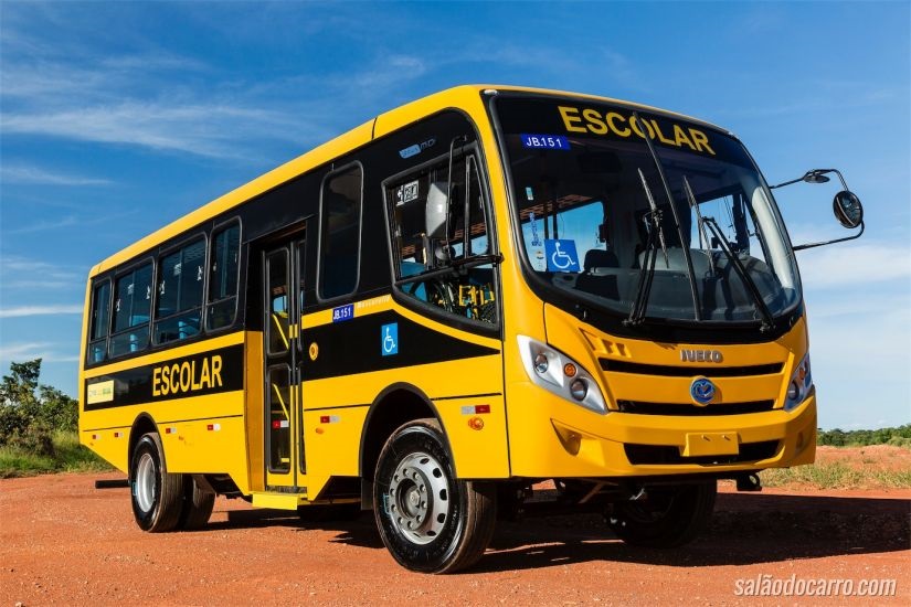 São Gonçalo do Piauí é contemplada com novo ônibus escolar