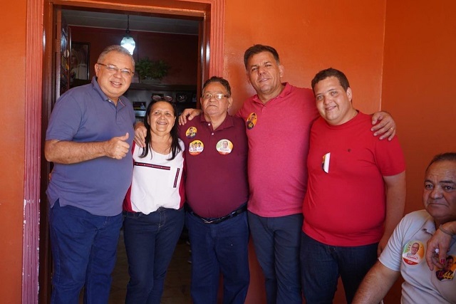 Vereador Fábio Licínio entrega calçamento, um aparelho de ultrassom e matérias de fisioterapia em Santo Antônio de Lisboa