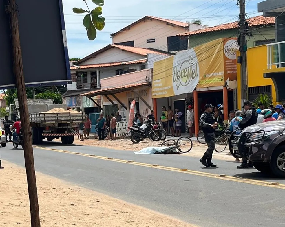 Mulher tem cabeça esmagada e morre após cair de bicicleta no Piauí — Foto: Reprodução/Redes sociais