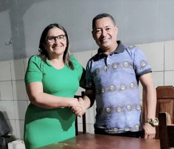 Empresário Paulo Construtor recebe ex-vice-prefeita Vanessa Reis em sua residência