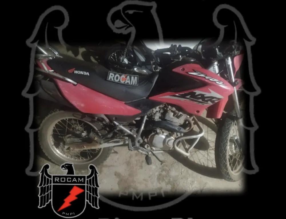 PM recupera motocicleta com restrição de furto/roubo no Centro de Picos
