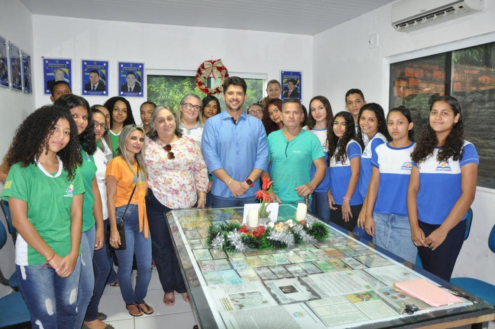 Hugo Napoleão: Alunos aprovados em exame do IFPI participam de encontro com o prefeito Luciano