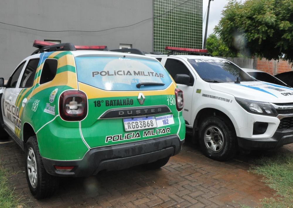 Viaturas da Polícia Militar (Imagem: Valdomiro Gomes/Canal 121)