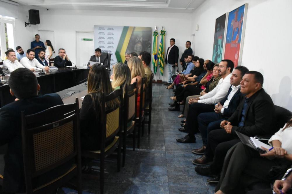 Diretor do HRJL Tércio Luz participa de reunião de alinhamento com o governador Rafael Fonteles