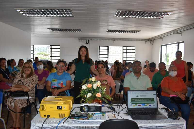 Diretores da Rede Municipal de Ensino participam de reunião que discute sobre o retorno das aulas do ano letivo 2023