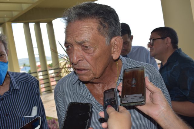 Prefeito Gil Paraibano anuncia realização do Corso e divulga programação do Carnaval de Picos 2023
