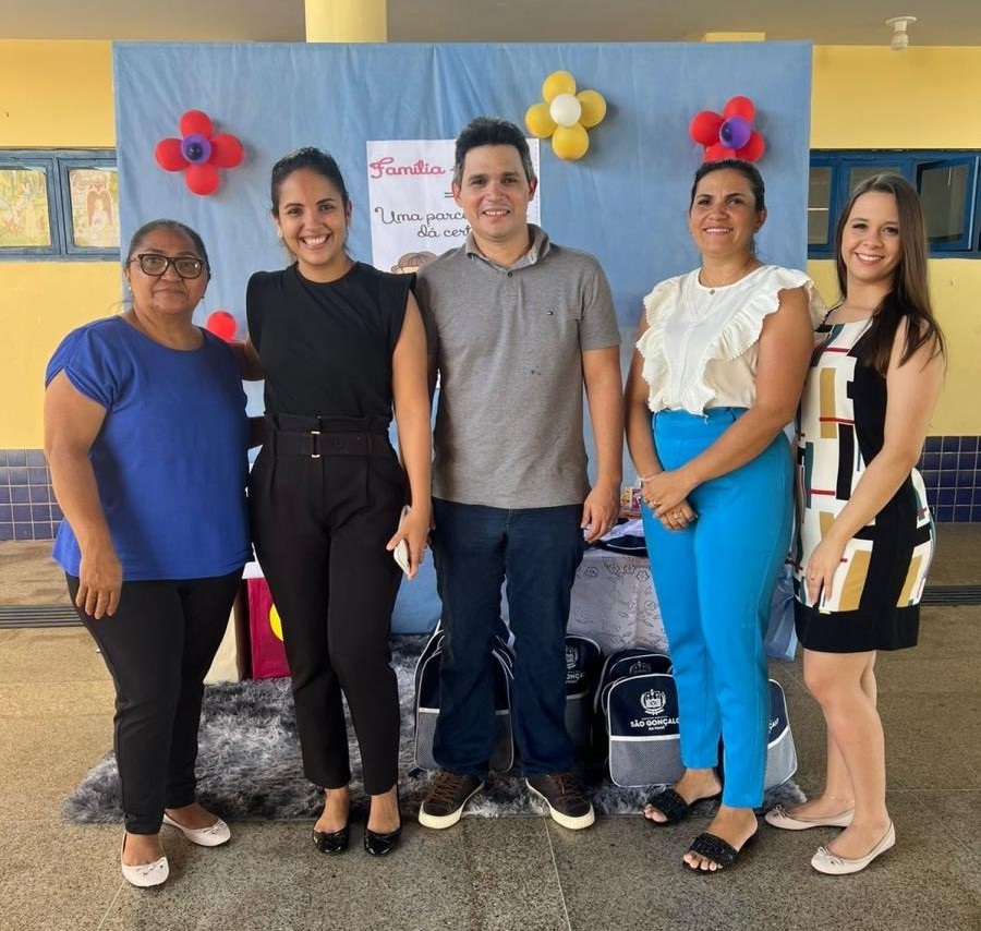 Prefeitura de São Gonçalo do Piauí realiza entrega de kit de material escolar