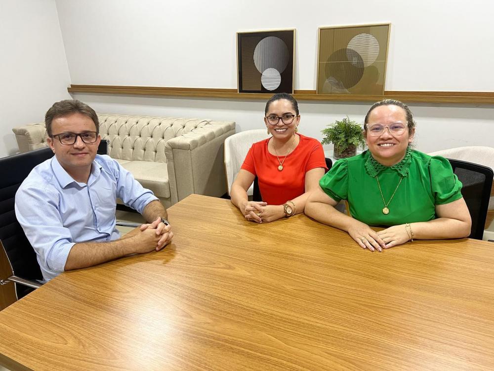Prefeito de São Pedro do Piauí redefine comando de secretarias municipais