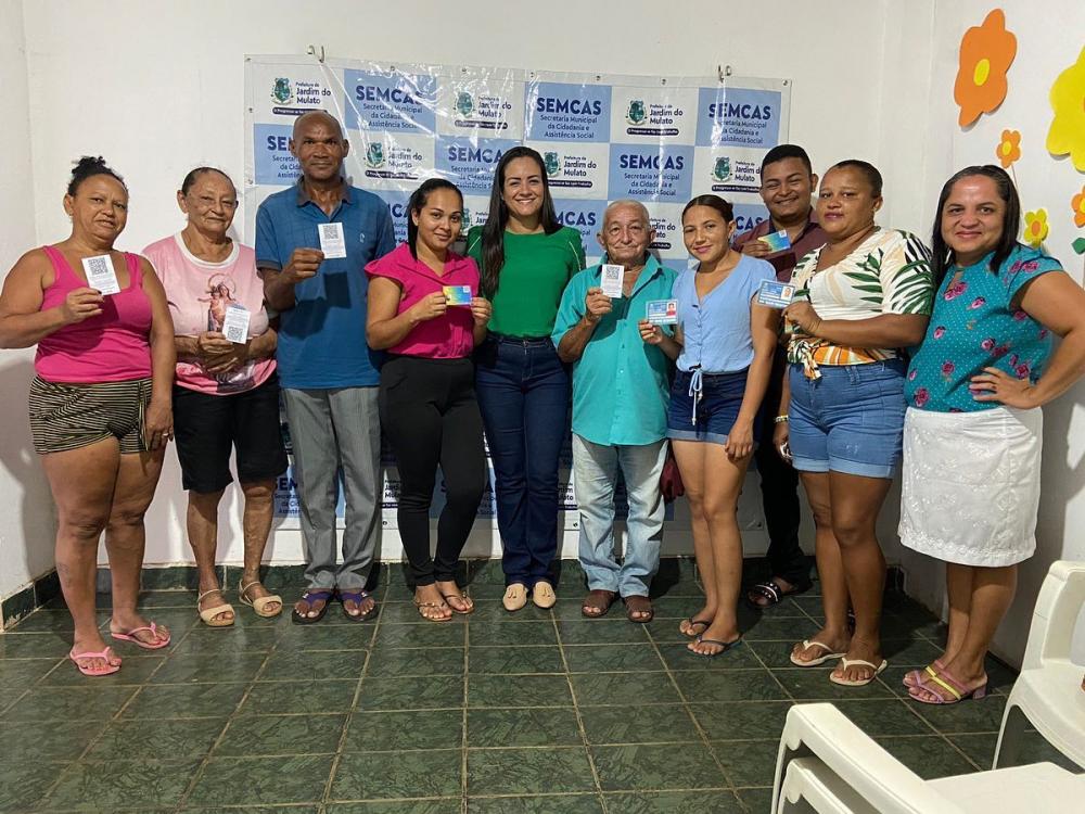 Jardim do Mulato: Secretaria de Cidadania e Assistência Social realiza entrega de carteira do Idoso e ID jovem 