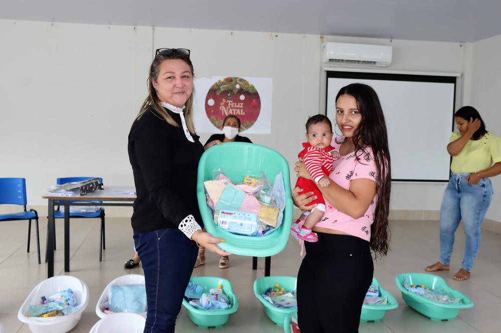 Prefeitura de São Pedro do Piauí entrega enxovais para gestantes assistidas pela Assistência Social