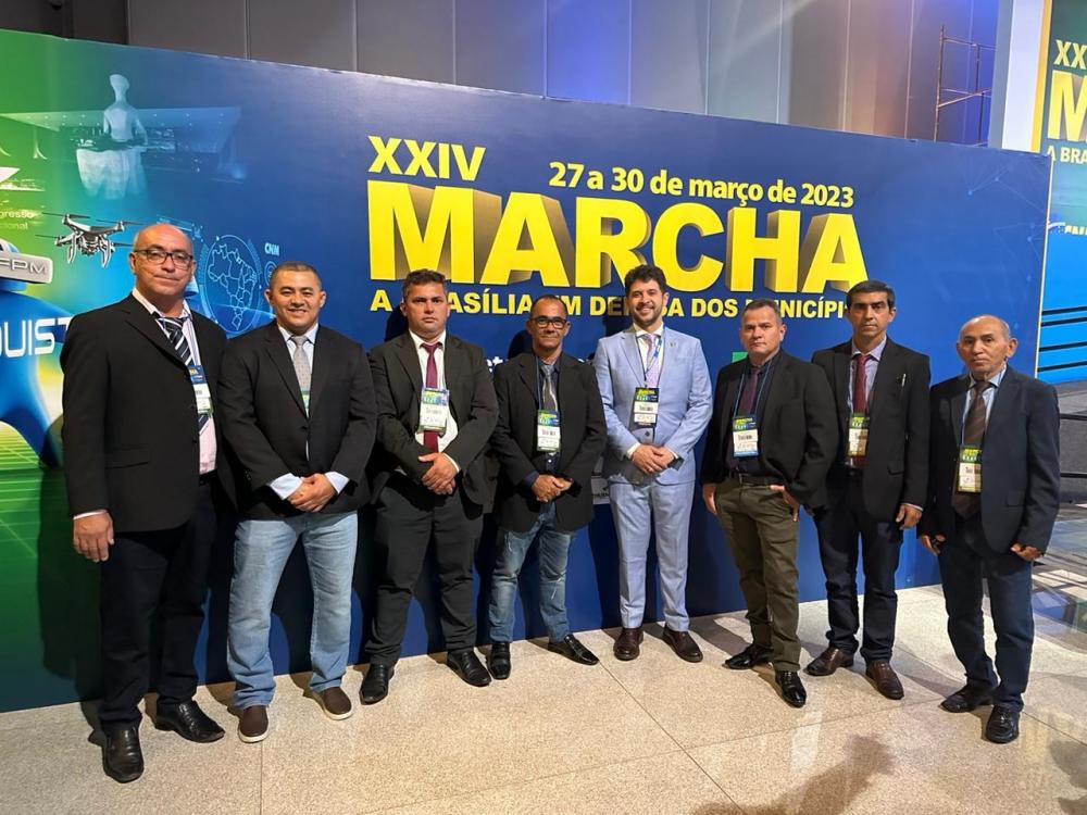 Luciano e comitiva participam da 24ª Marcha dos Prefeitos em Brasília e buscam recursos para Hugo Napoleão