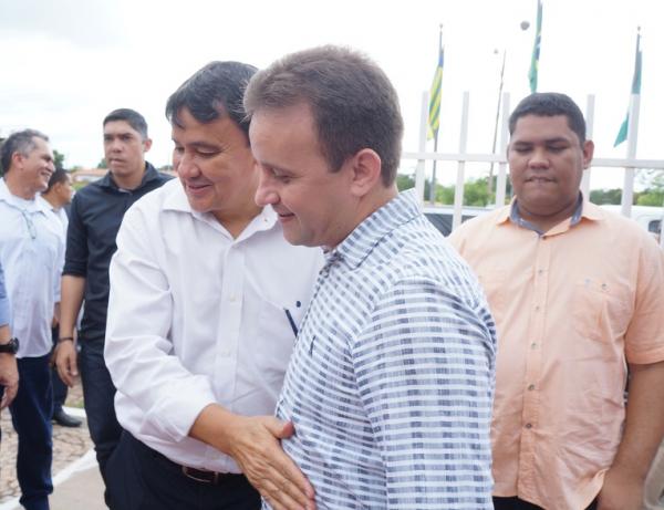 Junior Bill acompanha governador em sua agenda de visitas a várias cidades do Médio Parnaíba
