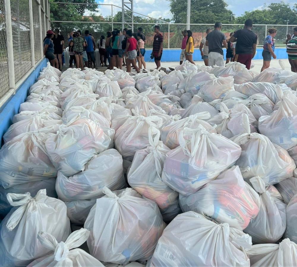 Prefeitura de São Gonçalo do Piauí distribui mais de 1.000 cestas básicas para as famílias do município