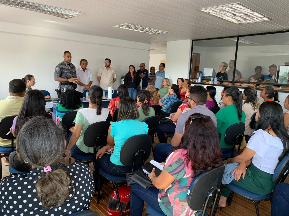 Educação de Picos promove reunião com diretores e aborda questões relacionadas à segurança nas escolas