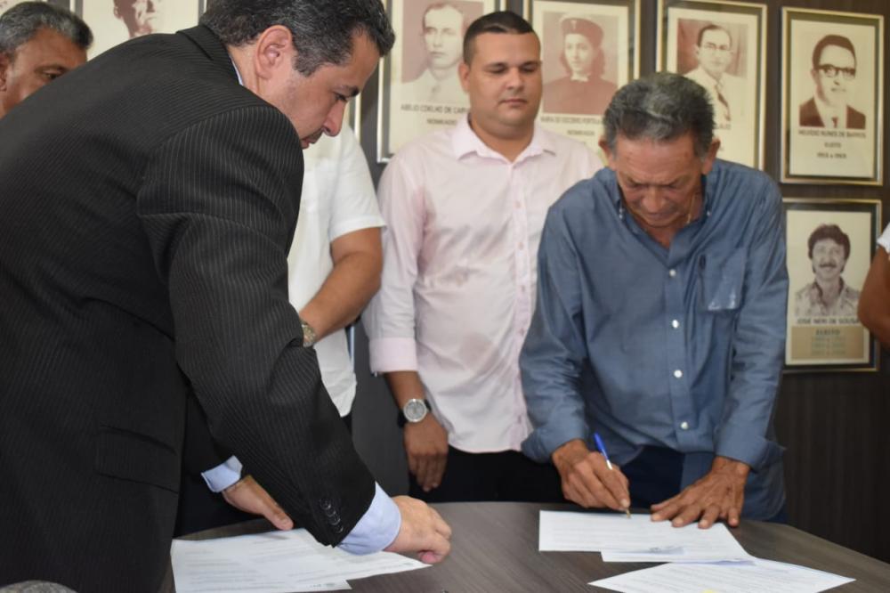 Prefeito Gil Marques de Medeiros dá posse a novos gestores