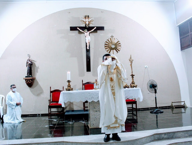 Paróquia São Francisco de Assis celebra Corpus Christi com Missa e Procissão
