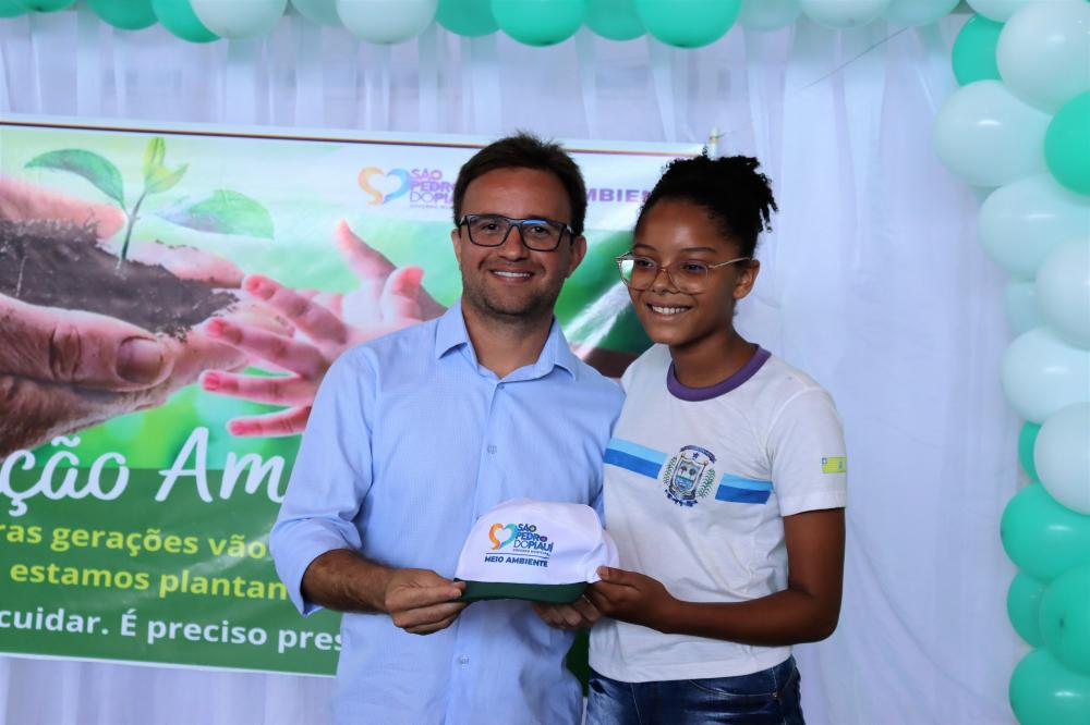 São Pedro do Piauí realiza Exposição ambiental com distribuição de mudas frutíferas e ornamentais