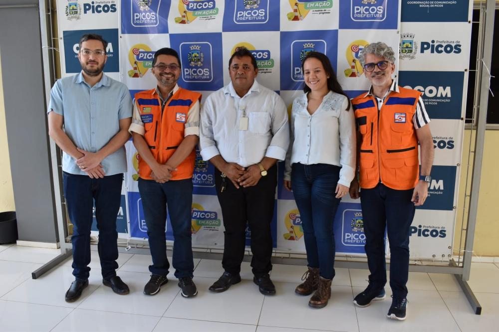Defesa Civil de Picos recebe comissão da Defesa Civil do Piauí para traçar planos de trabalho preventivo sobre as áreas de risco no município