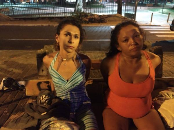 Transexual e mulher são presas com 105 pedras de crack em Teresina