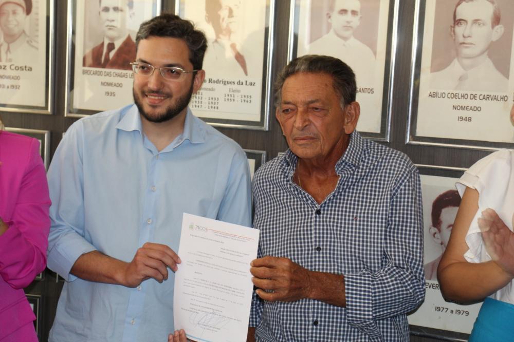 Deputado Aldo Gil retorna a Secretaria Municipal de Saúde de Picos