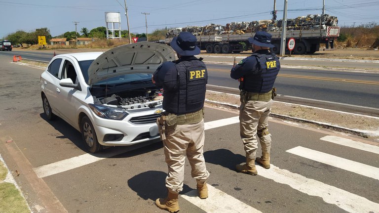Veículo roubado há 6 meses em Salvador (BA) é recuperado pela PRF em Picos 