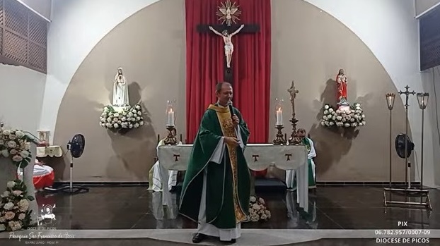 Fiéis participam da abertura do Festejo de São Francisco de Assis em Picos