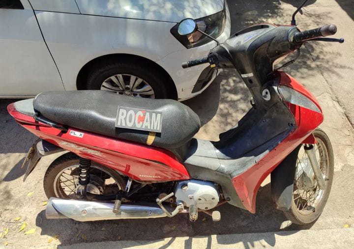 Motocicleta com placa falsa é apreendida em Picos