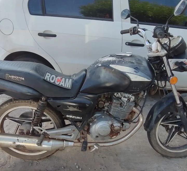 Motocicleta com restrição de roubo e furto é apreendida em Picos