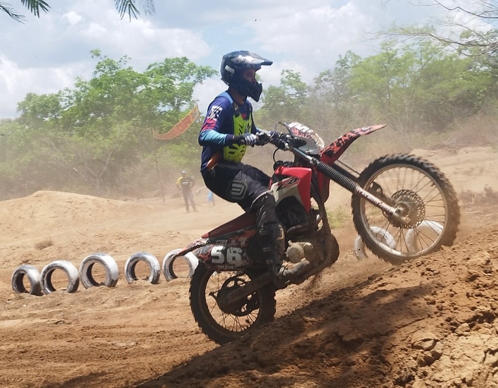 Valença do Piauí: Chácara Vô Barreto sedia grande Motocross