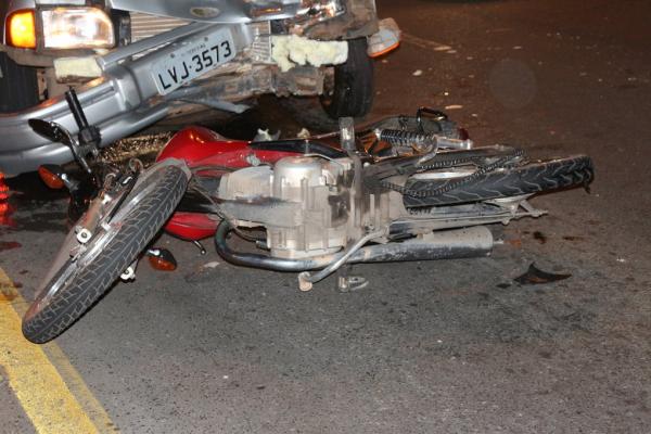 Casal fica ferido após ser arrastado por veículo em Teresina