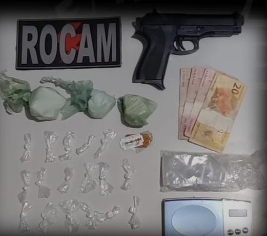 Polícia Militar encontra ponto de tráfico de drogas e suspeito é preso em Picos