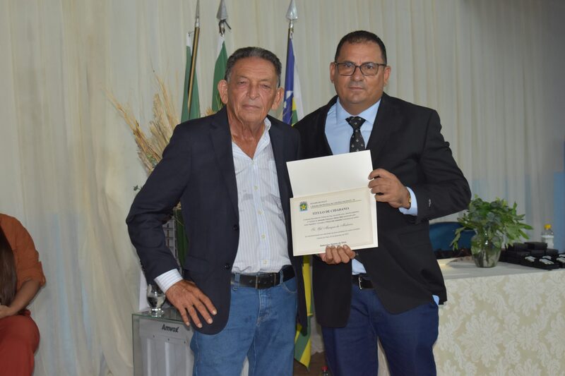 Prefeito de Picos, Gil Paraibano recebe título de cidadão de Colônia do Piauí