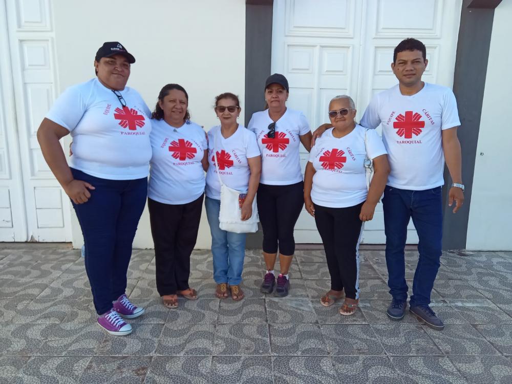 Equipe Cáritas da Paróquia São Francisco de Assis em Picos visita comércio e residências pedindo doação para a campanha “É tempo de cuidar. É tempo de agir”