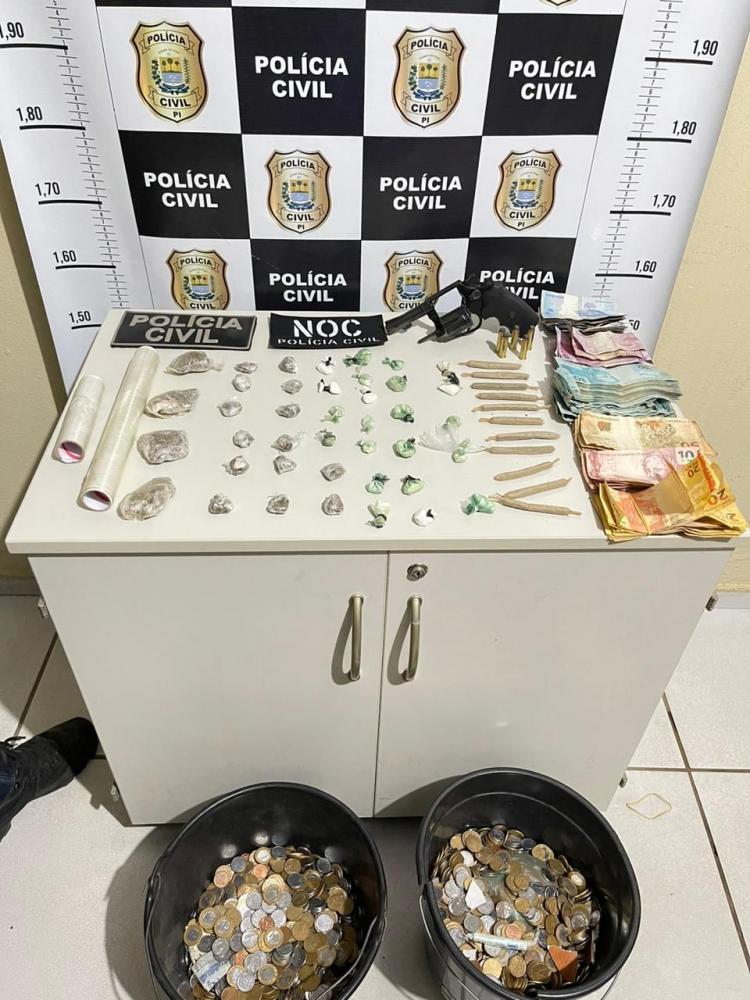 Polícia prende suspeito de comercializar entorpecentes e apreende drogas, arma e dinheiro no Piauí