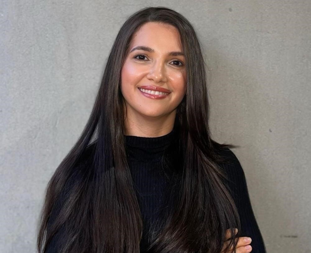 Cantora são-pedrense é destaque na internet com lançamento de sua primeira música 
