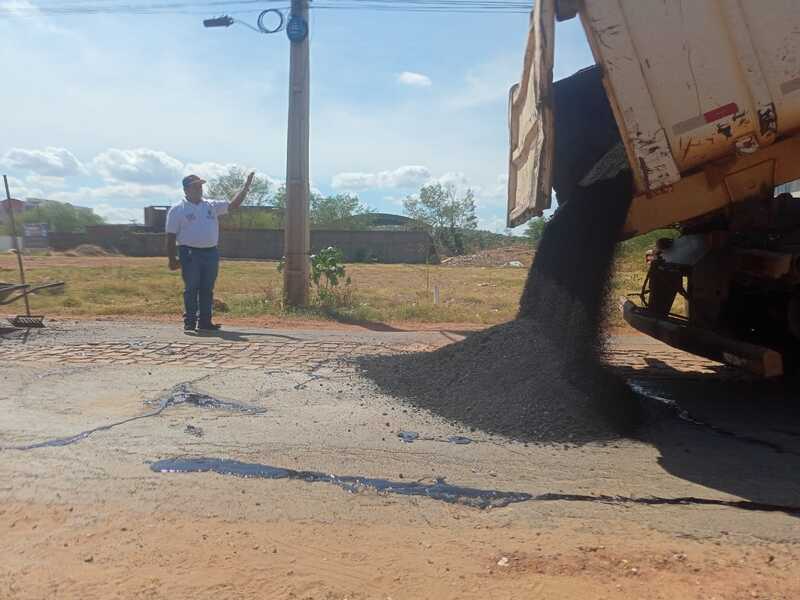 Prefeitura de Picos intensifica operação asfáltica nas ruas do município